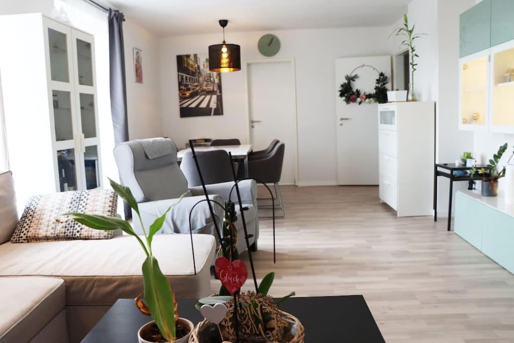 Gemuetliche & Ruhige Unterkunft Erftstadt Exteriör bild